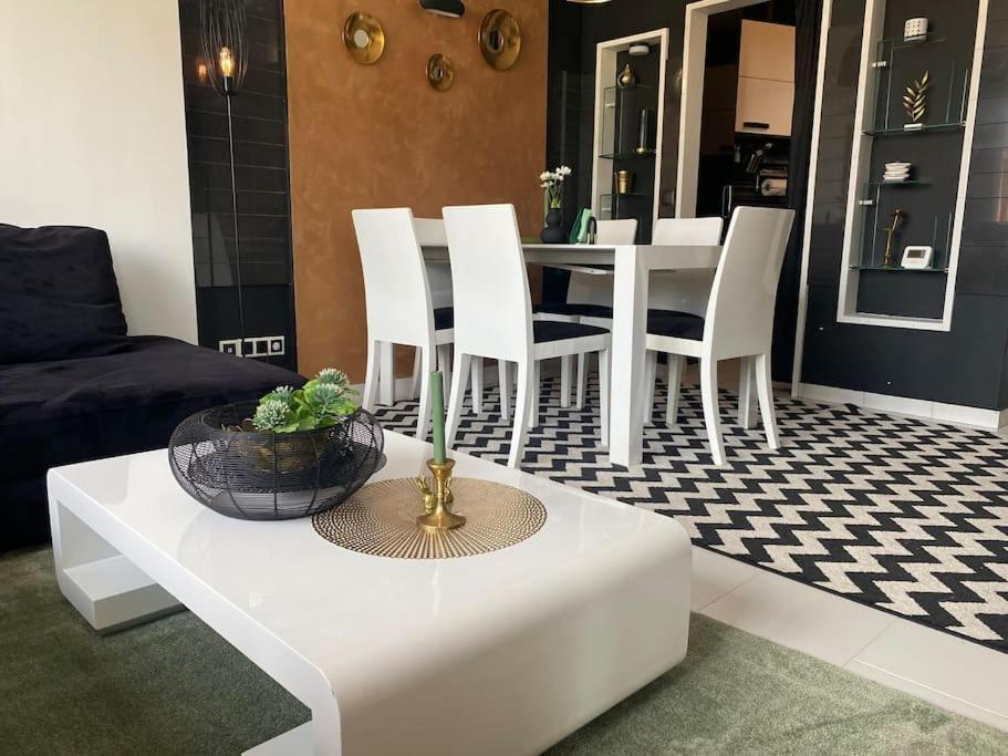 Lovely 1-Bedroom Apartament With Free Parking Σόφια Εξωτερικό φωτογραφία