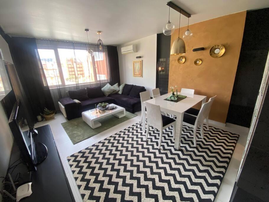 Lovely 1-Bedroom Apartament With Free Parking Σόφια Εξωτερικό φωτογραφία