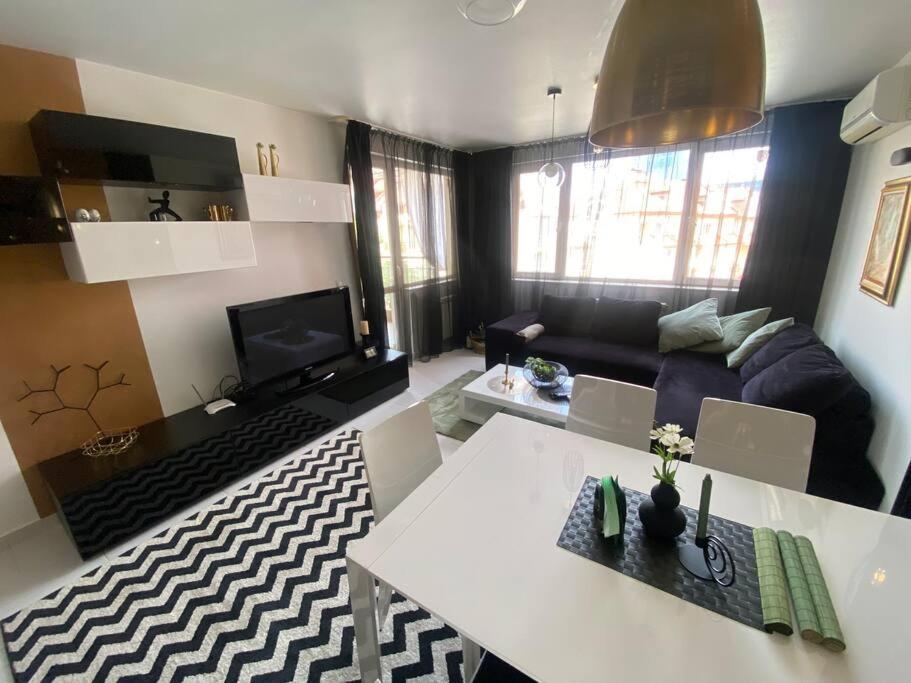 Lovely 1-Bedroom Apartament With Free Parking Σόφια Εξωτερικό φωτογραφία