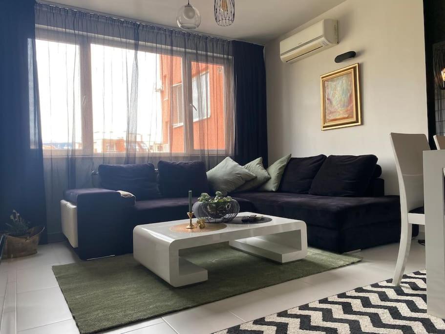 Lovely 1-Bedroom Apartament With Free Parking Σόφια Εξωτερικό φωτογραφία