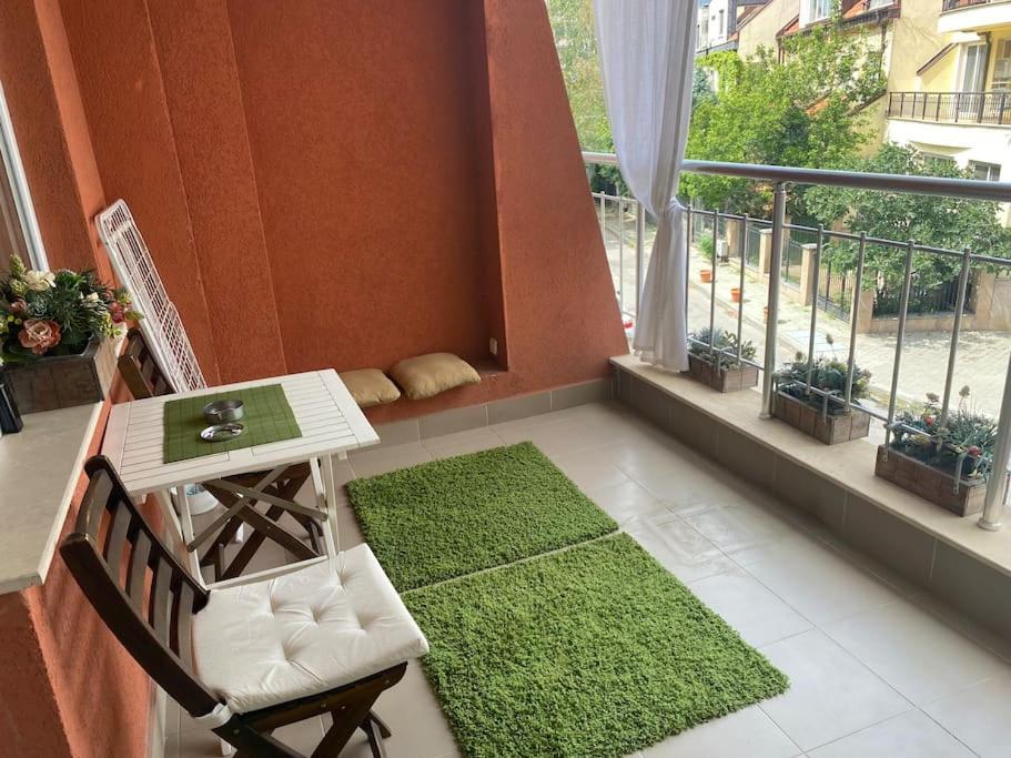 Lovely 1-Bedroom Apartament With Free Parking Σόφια Εξωτερικό φωτογραφία