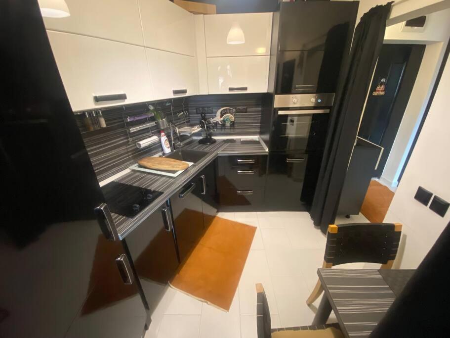 Lovely 1-Bedroom Apartament With Free Parking Σόφια Εξωτερικό φωτογραφία